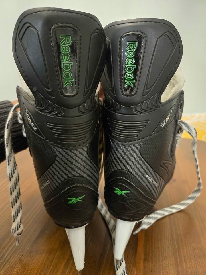 Hockey Skates Kids Size 12.5 - photo 3