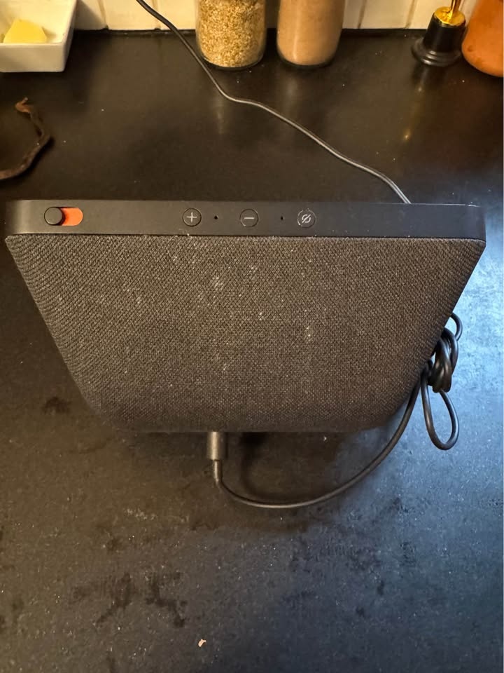 Amazon Echo Show smart display - photo 3