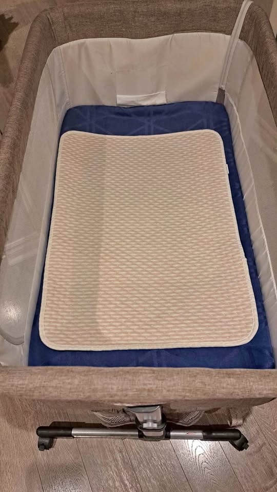 Bassinet/ Baby bed