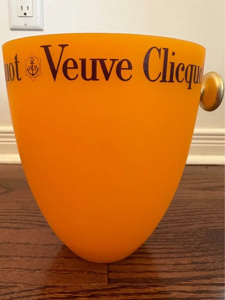 Ultimate Holiday Ice Bucket Bundle! Silver + Veuve + Moët 🎄🥂✨ image indicator(8)