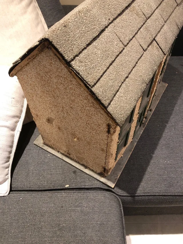 100 years old doll house. CLEANOUT image indicator(2)