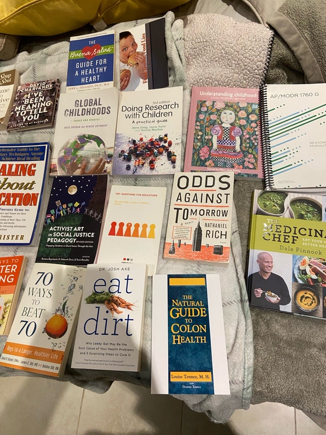 Lots of Books - photo 3