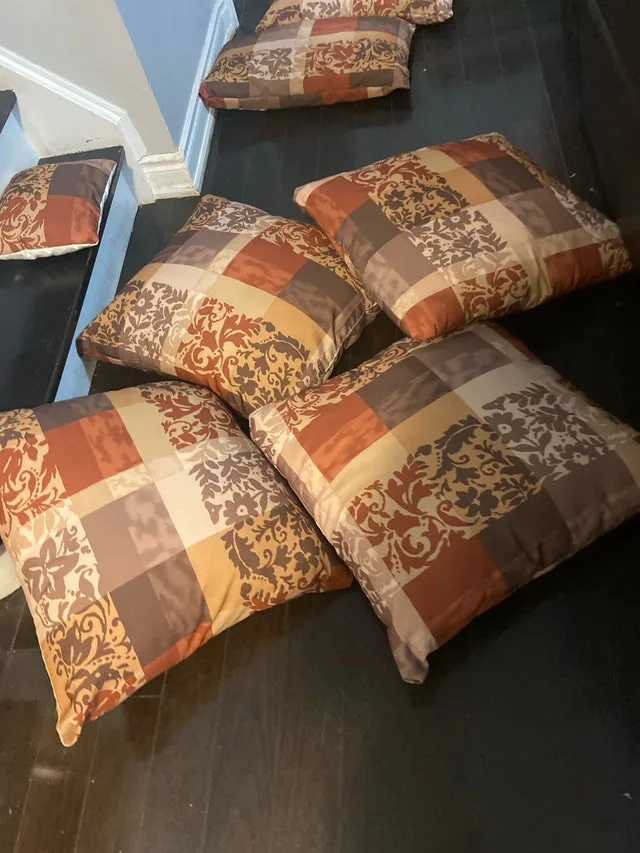 beautiful lot of decoration pillows image indicator(3)