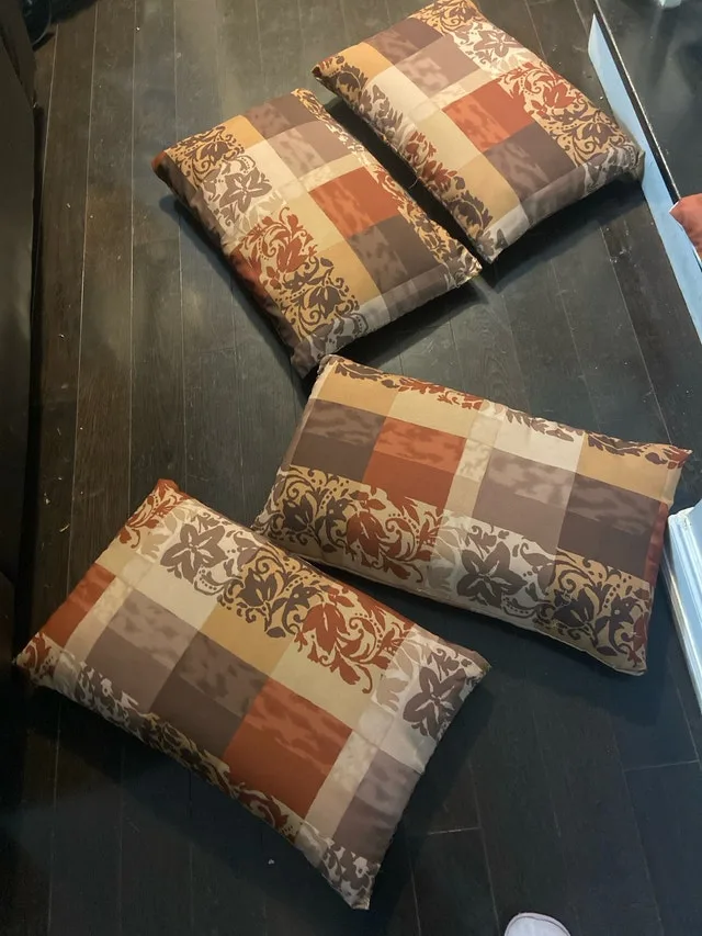 beautiful lot of decoration pillows image indicator(4)