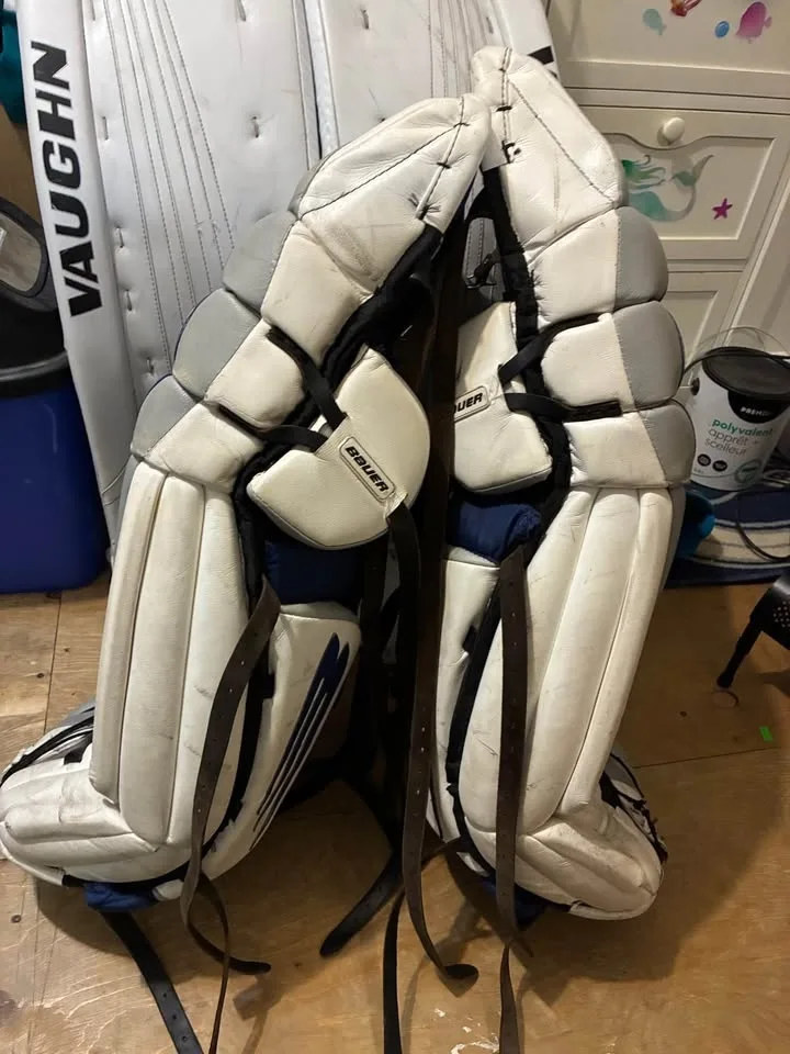 Bauer Goalie Pads image indicator(8)