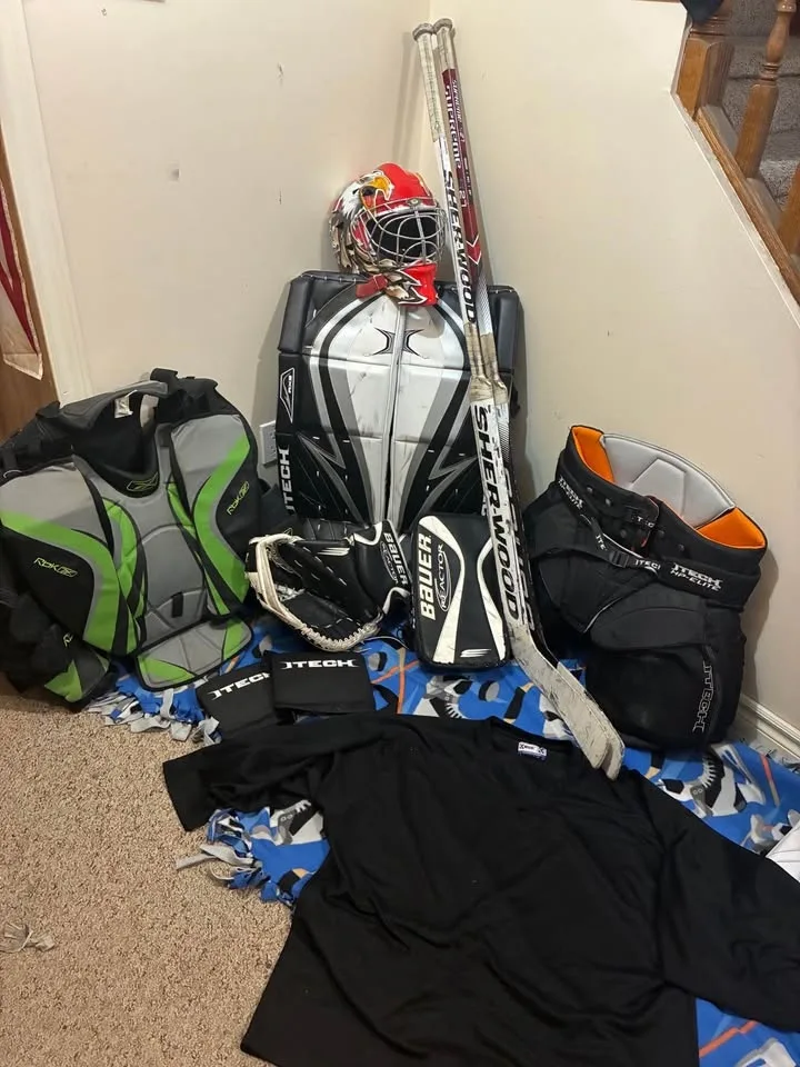 Goalie gear sale image indicator(4)