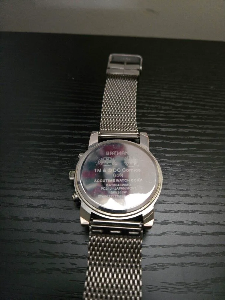 Batman Silvertone Mesh Strap Watch (Bat8043) image indicator(2)