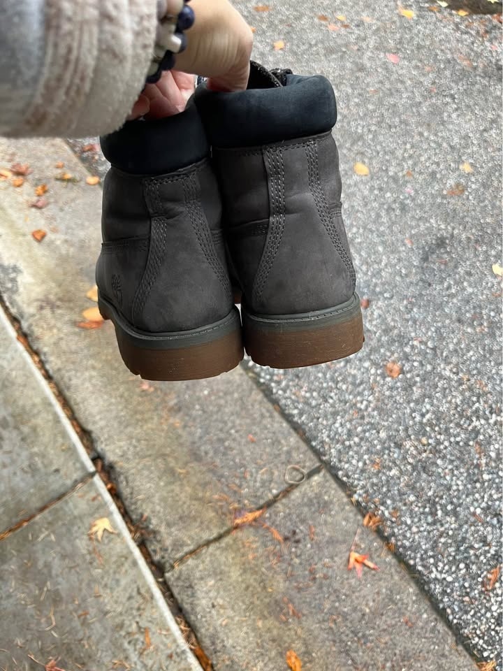 Timberland boots size junior 5.5 or 7.5 adult - photo 5