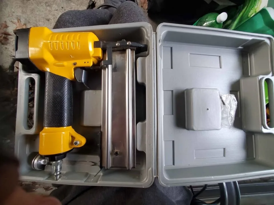 Makita Drill, Ladders, Denon Receiver, Nailer, Receivers, Sander image indicator(6)