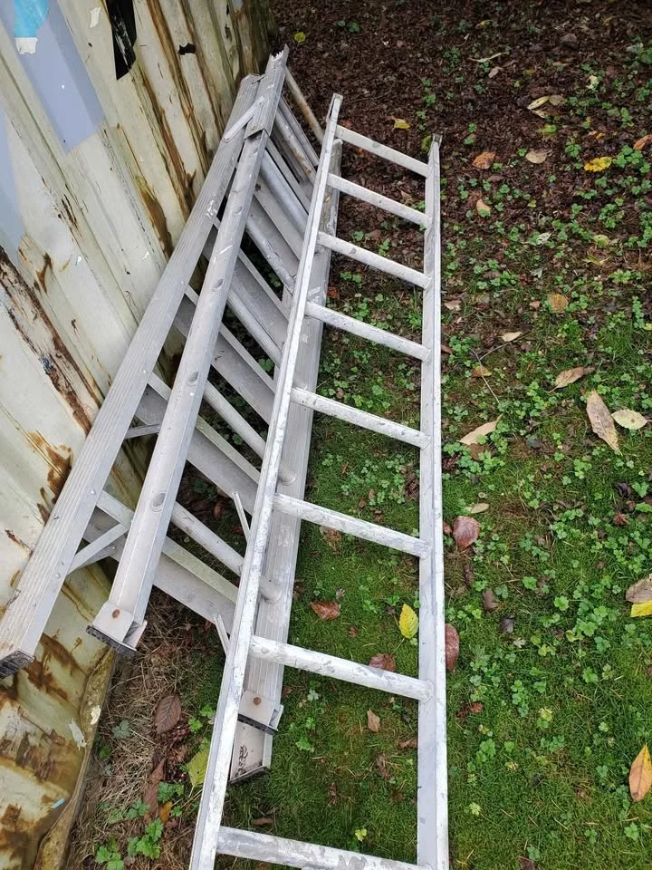 misc tools power cords and snow board with bag moving sale ladde image indicator(5)