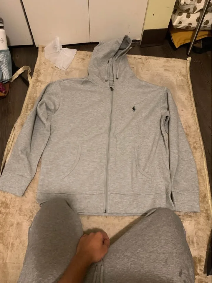 CLOTHES AND ELECTRONICS image indicator(4)