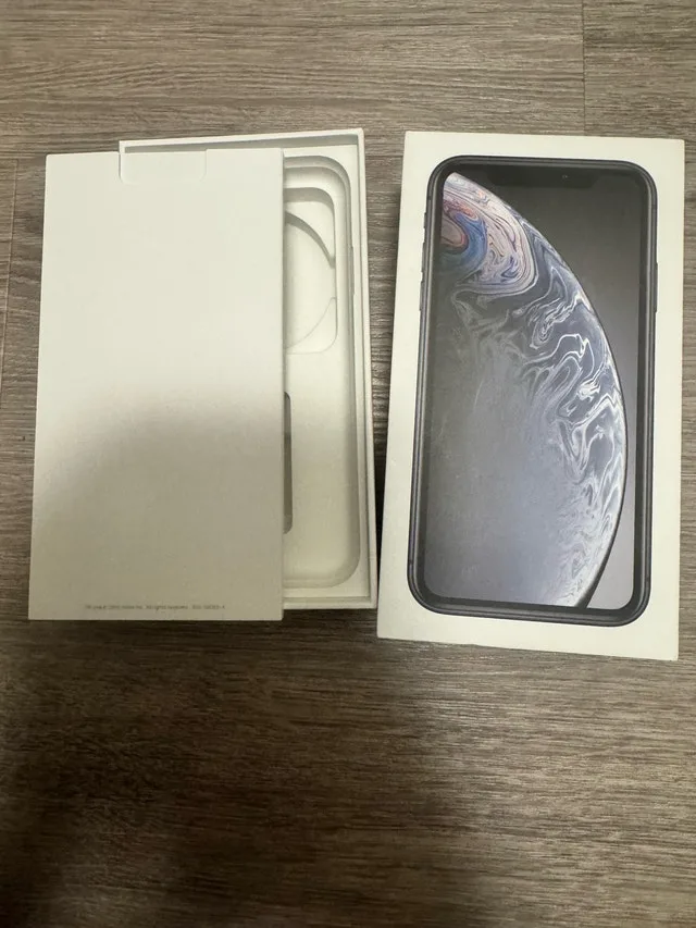 Apple iPhone XR Empty Box image indicator(3)