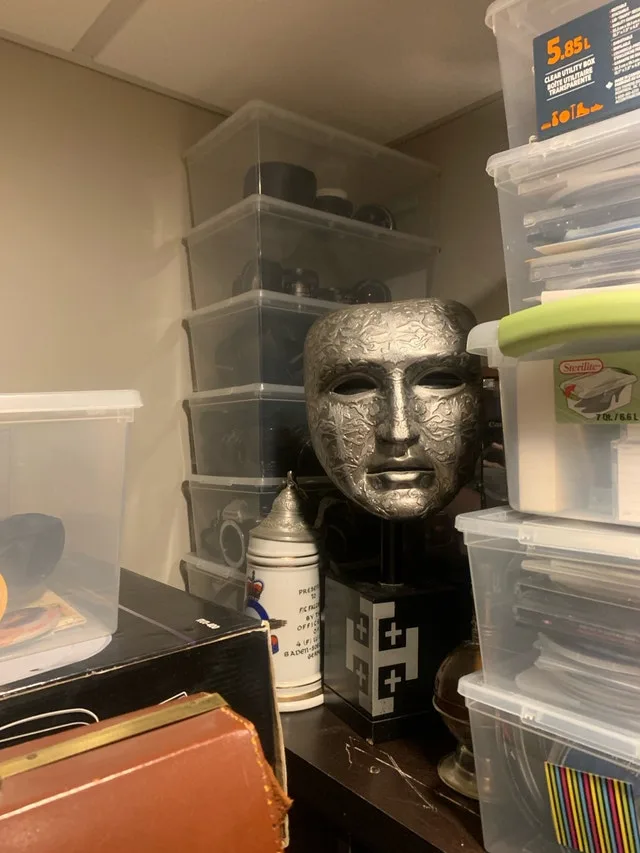 Old CAMERA collection, bodies, lenses, retro lenses w EOS image indicator(2)