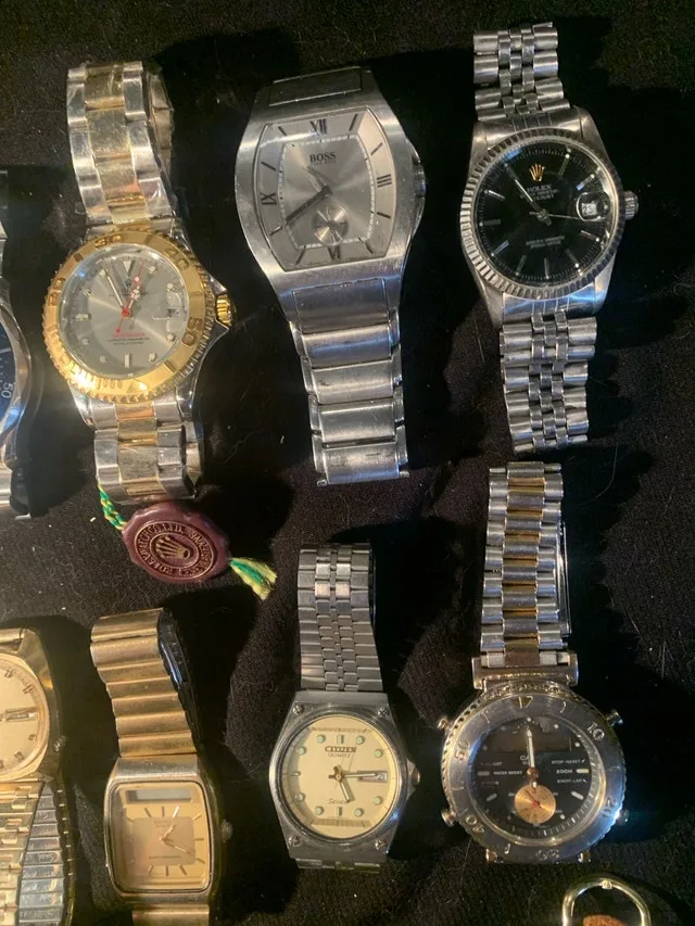 Watches - High quality time pieces - various brands and prices image indicator(5)