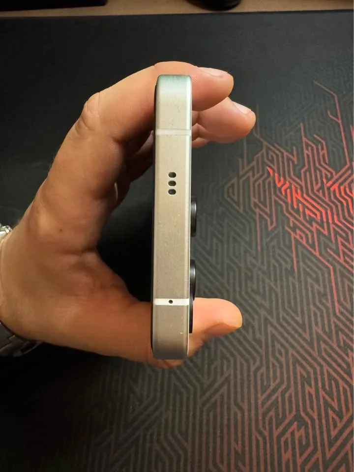 Nothing Phone 3 512 GB image indicator(4)