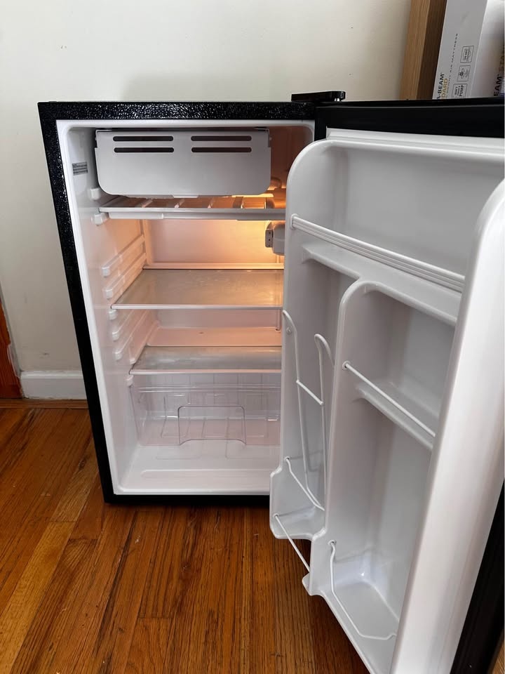 Compact Refrigerator - Washington Height - photo 2