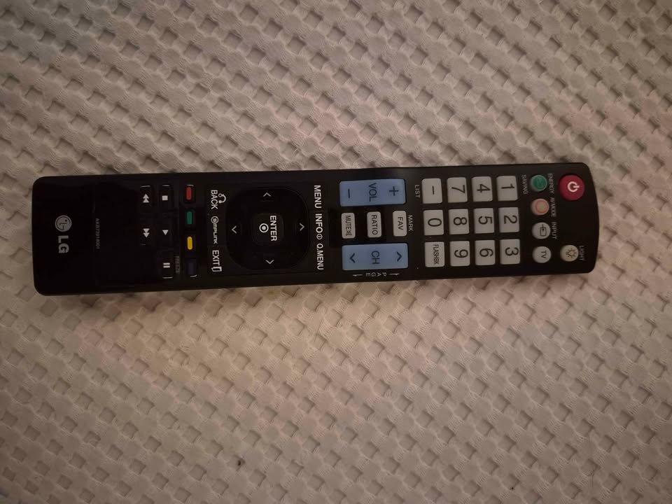 LG 60" Plasma TV 60PK550 - photo 4