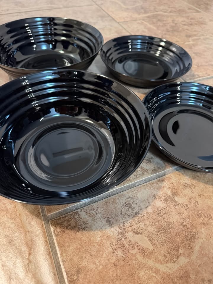 IKEA Serving Bowls & Deep Plates – Black, Brand New - photo 4