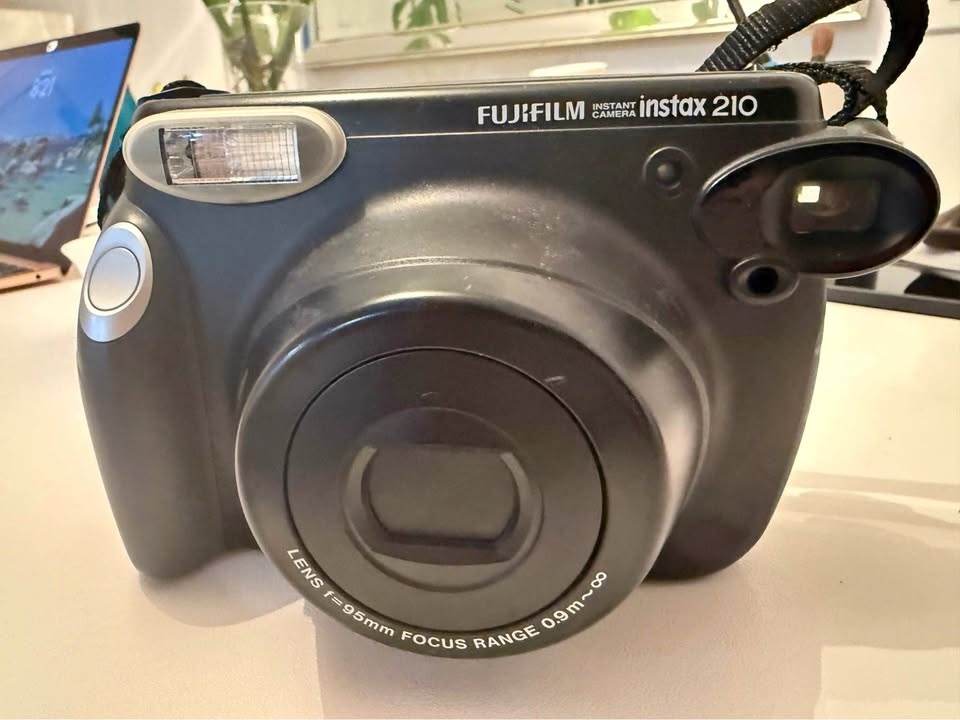 Fujifilm Instant Camera Instax 210