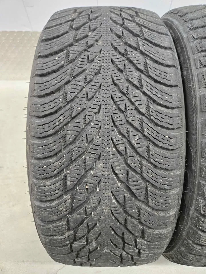 Nokian Hakkapelitta Winter Tires- 235/45R18 image indicator(3)