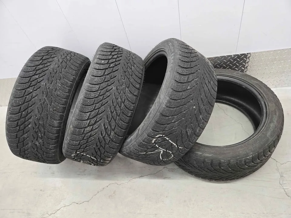 Nokian Hakkapelitta Winter Tires- 235/45R18 image indicator(7)