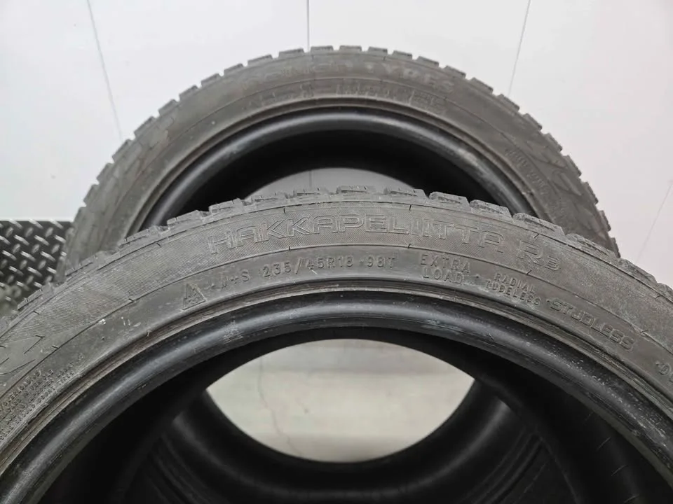 Nokian Hakkapelitta Winter Tires- 235/45R18 image indicator(10)