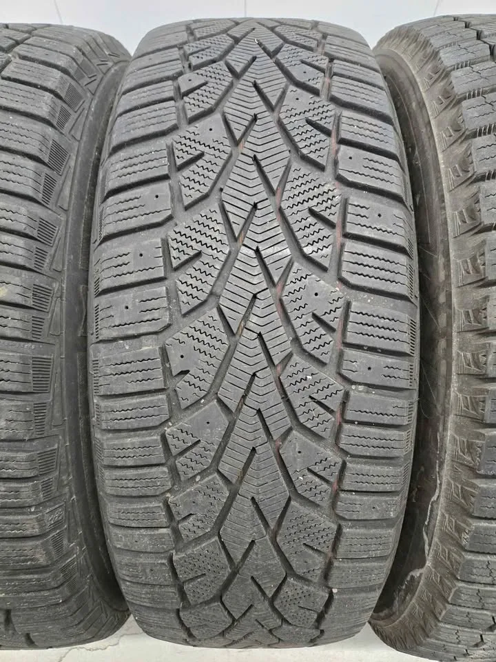 Four Winter Tires- 225/65R17 image indicator(3)