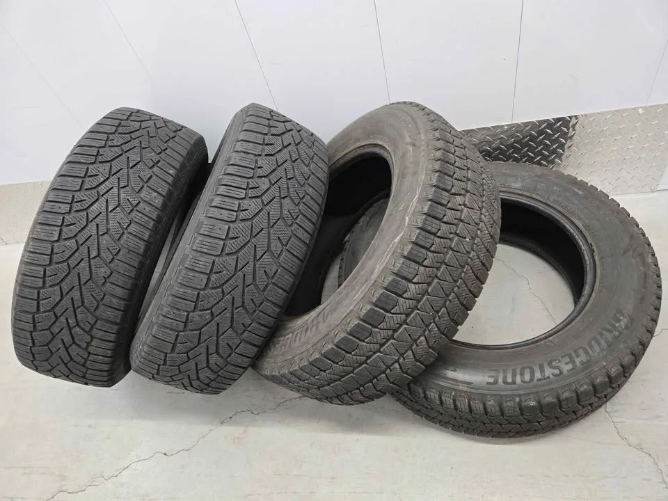 Four Winter Tires- 225/65R17 image indicator(7)