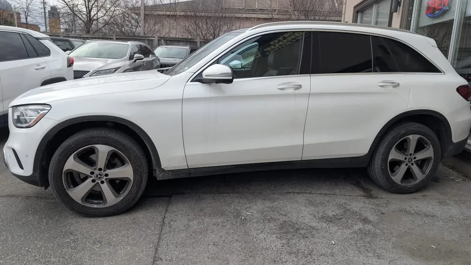 2022 Mercedes-Benz GLC 300 image indicator(3)