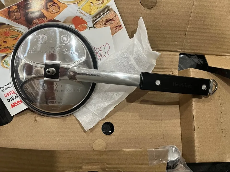 Brand New Hawkins Classic 1.5L Pressure Cooker image indicator(5)