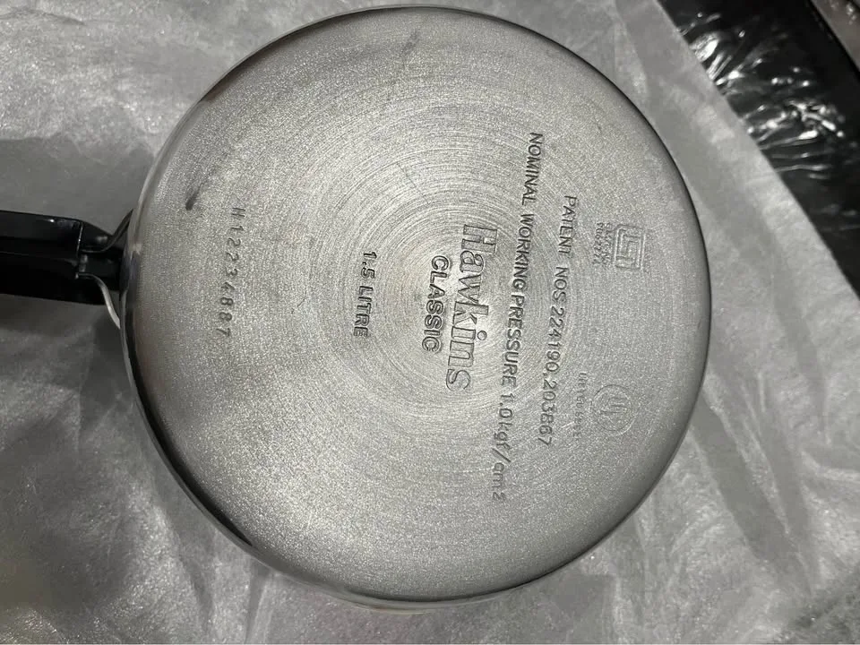 Brand New Hawkins Classic 1.5L Pressure Cooker image indicator(6)