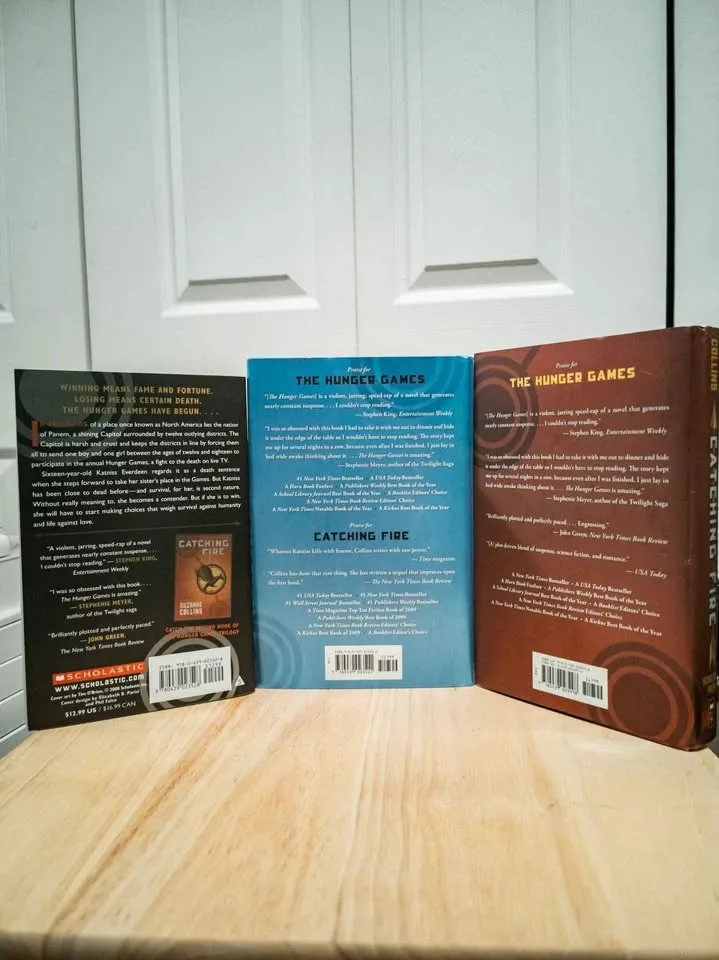 Hunger Games Trilogy Complete Pick Up, Toronto image indicator(2)