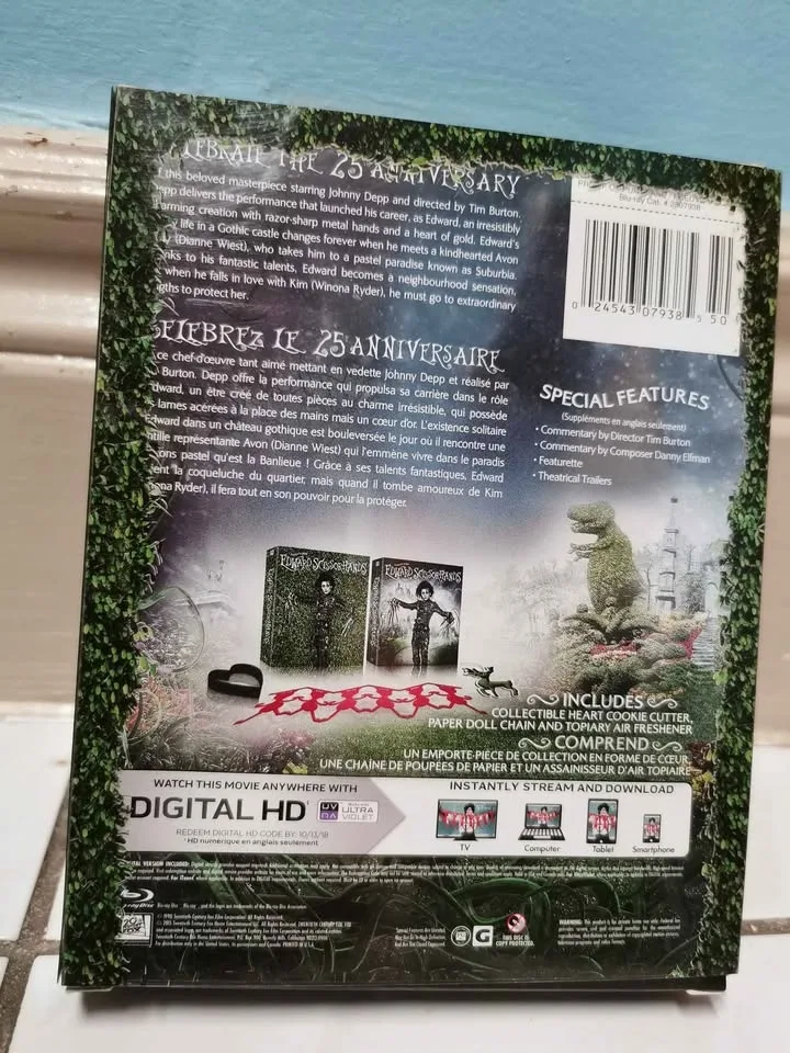 Edwards Scissorhands 25th Anniversary Boxset image indicator(2)