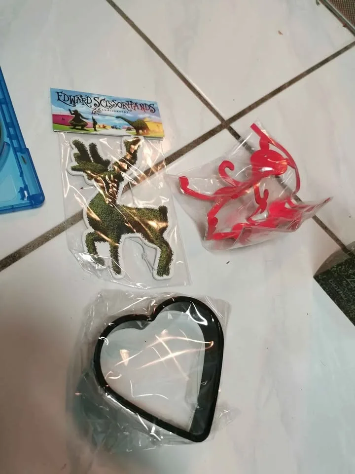 Edwards Scissorhands 25th Anniversary Boxset image indicator(8)