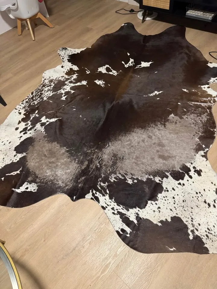 Handmade Cowhide Brown/Cream Area Rug image indicator(2)