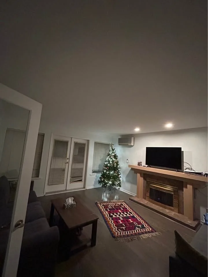 Private room for rent image indicator(8)