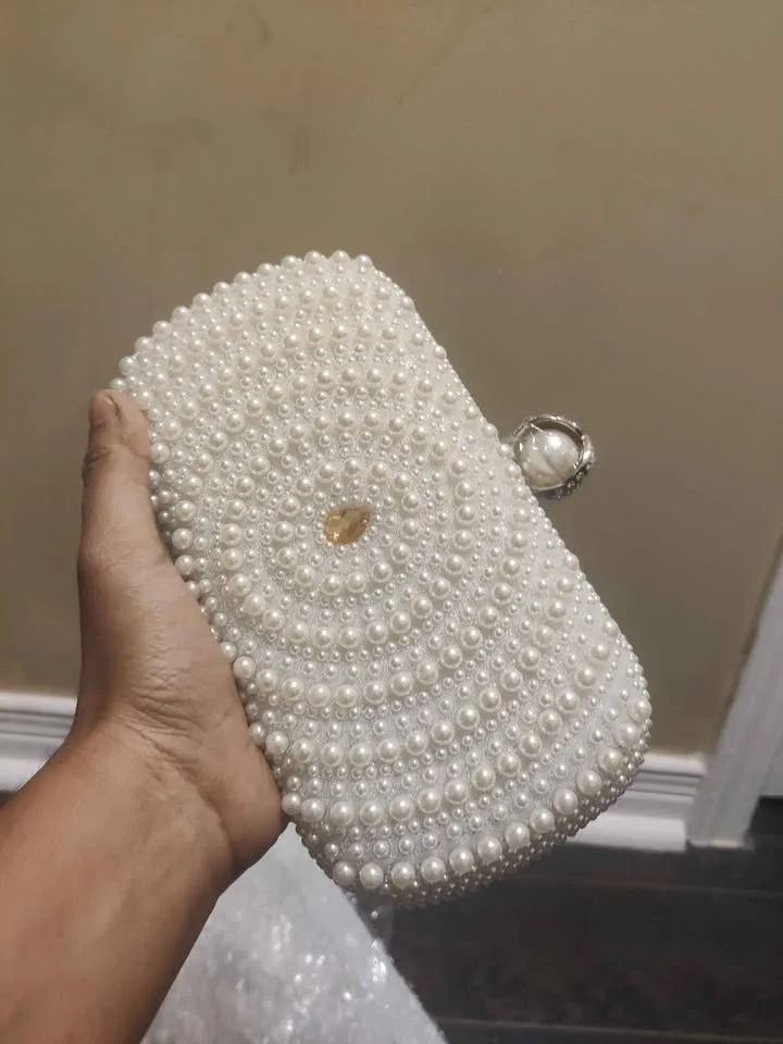 Brand new sparkling and charming pearl evening party bag image indicator(5)