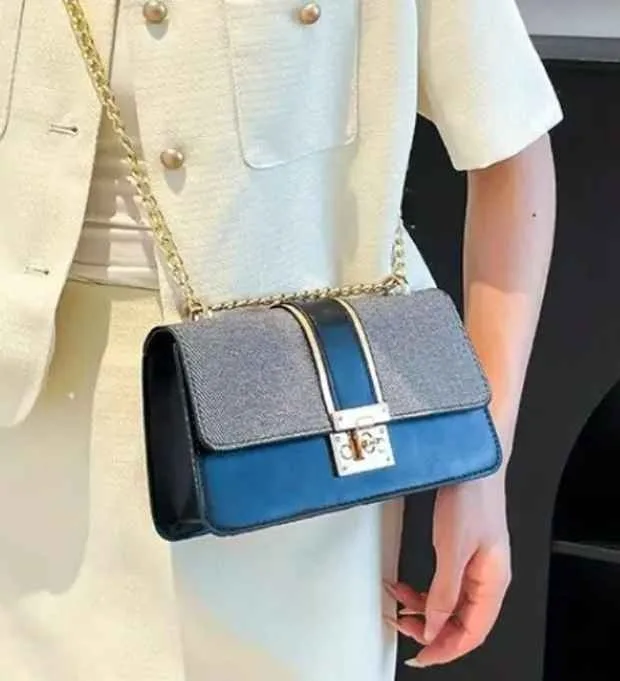 Brand new stylish black color hand bag for women image indicator(3)