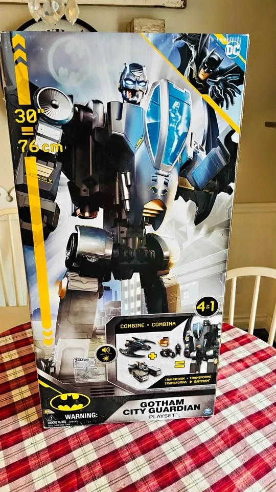 *BRAND NEW/SEALED BOX* Batman Gotham City Guardian