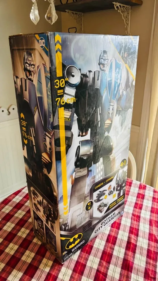 *BRAND NEW/SEALED BOX* Batman Gotham City Guardian image indicator(2)