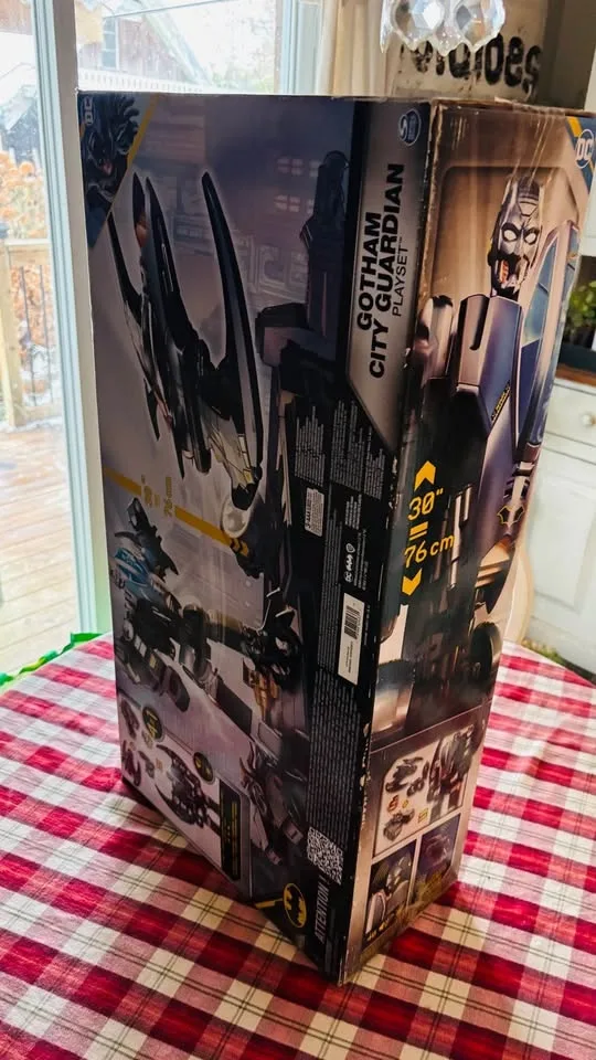 *BRAND NEW/SEALED BOX* Batman Gotham City Guardian image indicator(3)