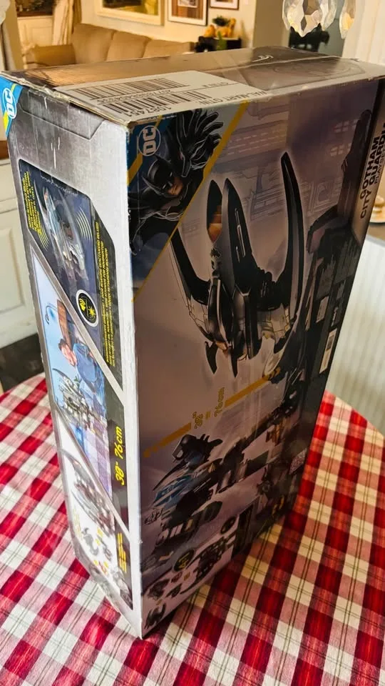 *BRAND NEW/SEALED BOX* Batman Gotham City Guardian image indicator(4)