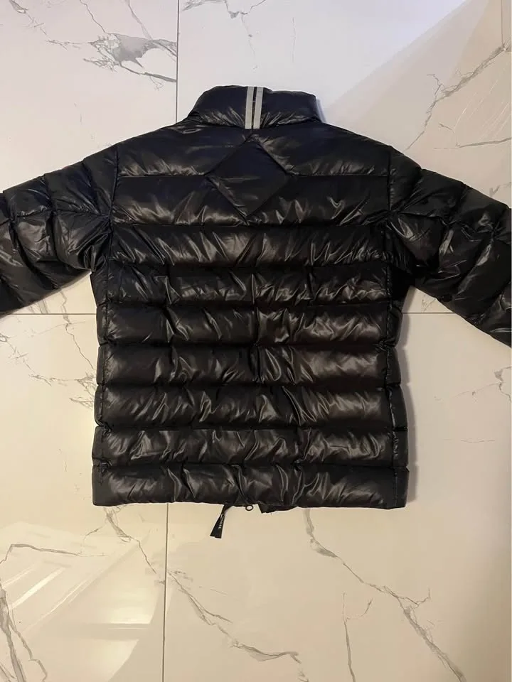 Men’s Canada goose jacket image indicator(3)