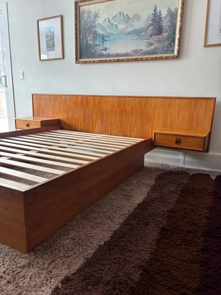 Midcentury Teak Bed with floating night tables image indicator(2)