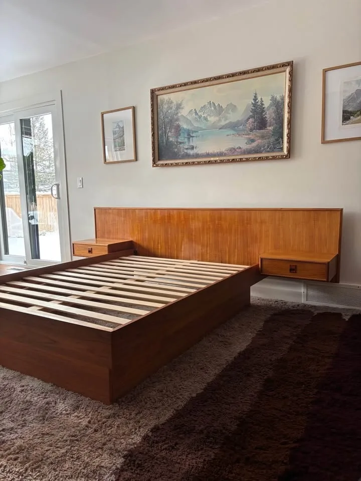 Midcentury Teak Bed with floating night tables image indicator(4)