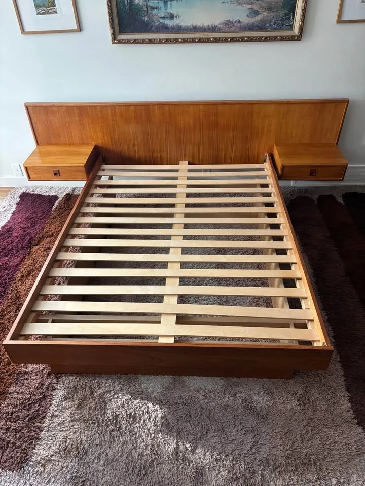 Midcentury Teak Bed with floating night tables image indicator(5)
