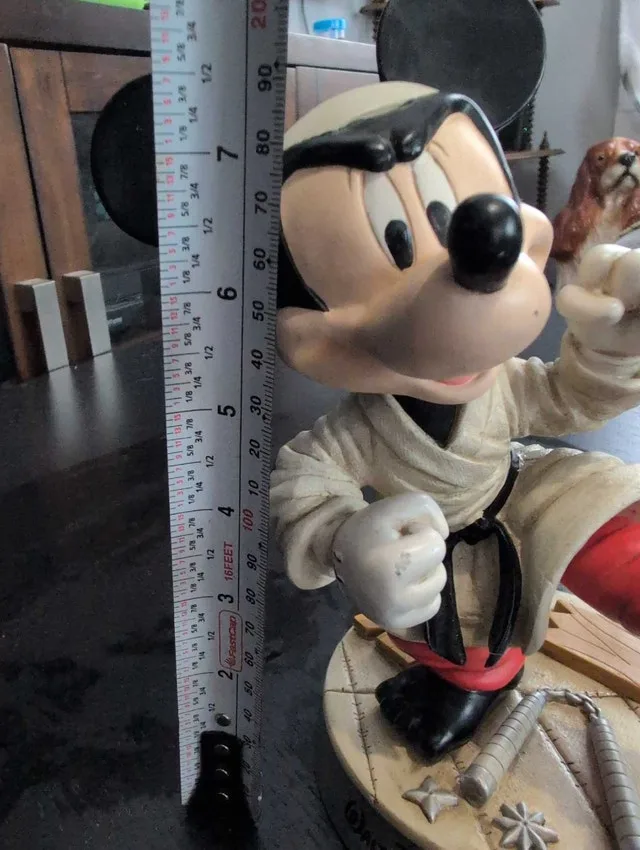 Disney Mickey Figurine image indicator(5)