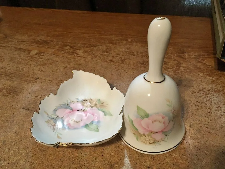 CROWN ROYAL FINE PORCELAIN BELL & LEAF DISH