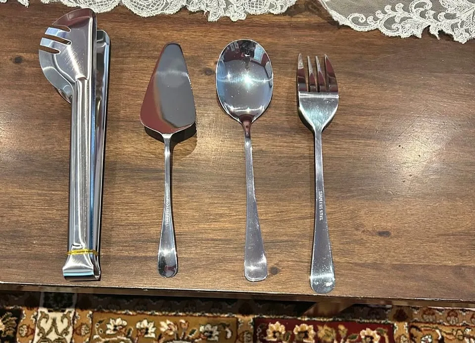 Utensils Set , 4 Pieces Flatware Set - New!