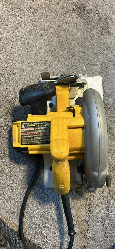 Dewalt corded circular saw image indicator(2)